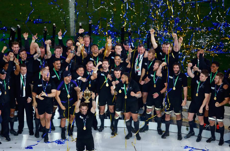 Gli All Blacks sono campioni del mondo per la terza volta dopo il 1987 e il 2011. La Nuova Zelanda doppia l&#39;Australia per 34-17 nella splendida cornice dello stadio di Twickenham teatro della finale di Coppa Mondo 2015 (Action Images)